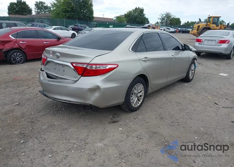 2017 Toyota Camry Le z USA, uszkodzony, nr VIN 4T1BF1FK2HU366161